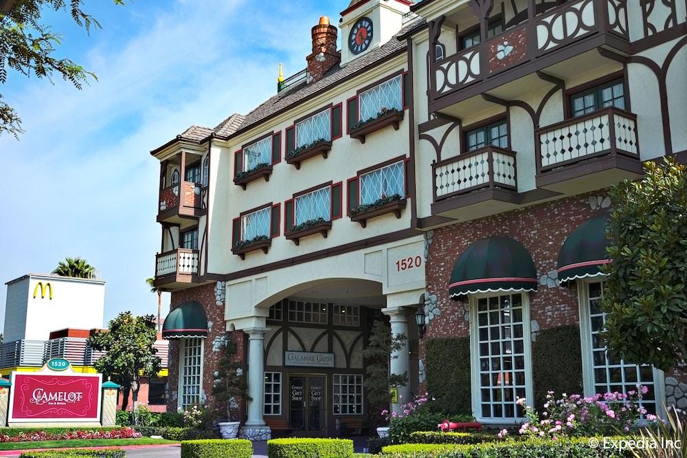 Anaheim Camelot Inn & Suites - Exterior