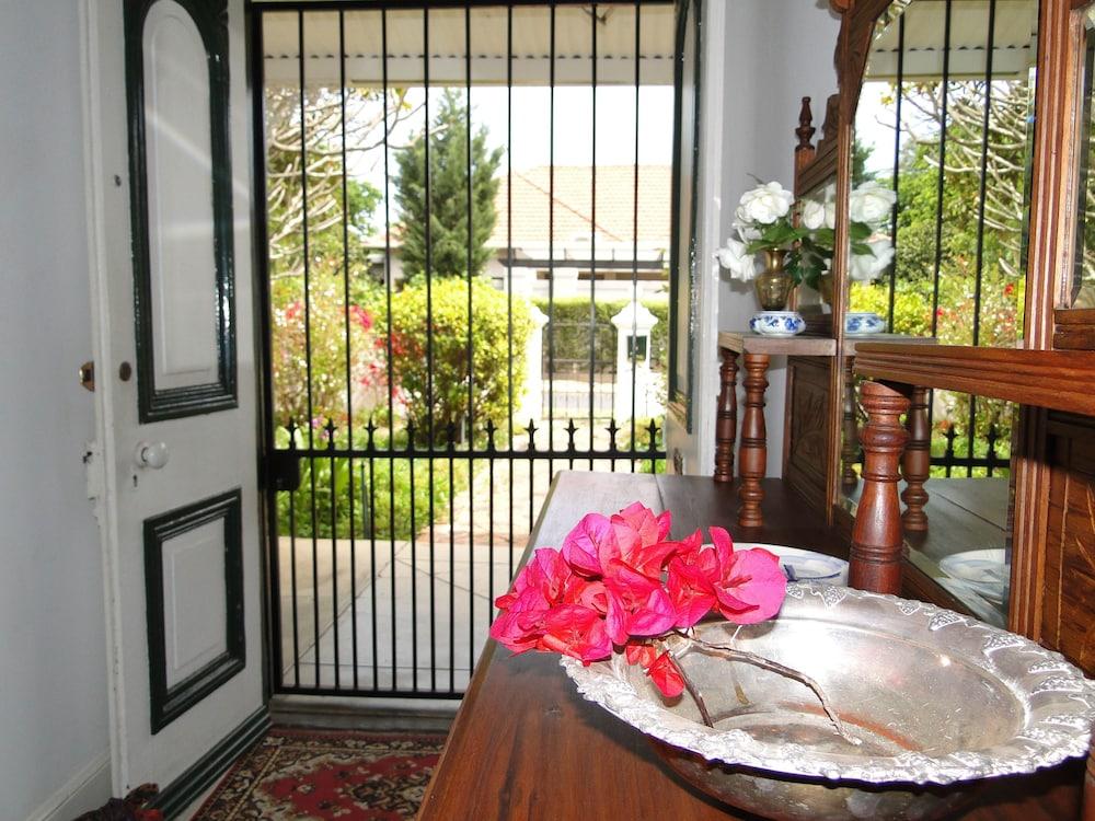 Fynbos Villa Guest House - Interior Entrance