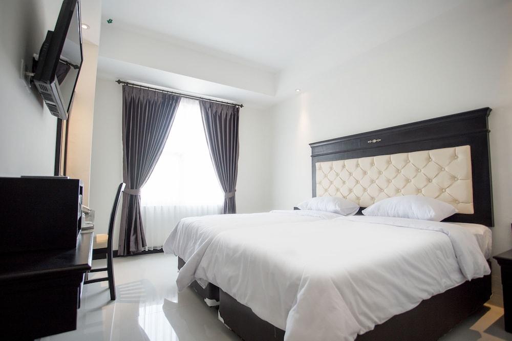 Same Hotel Malang - Room