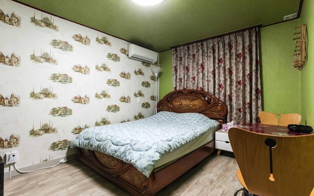 Jeju Donggung Motel - Room