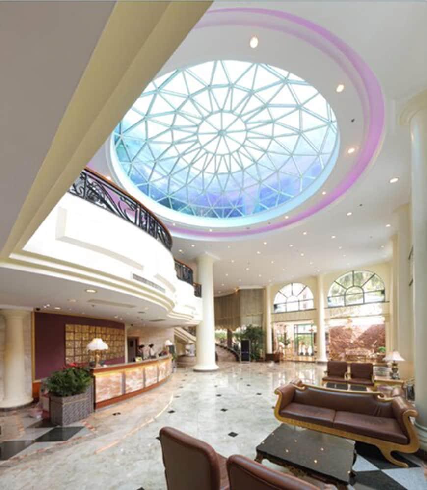 Richmond Hotel - Lobby