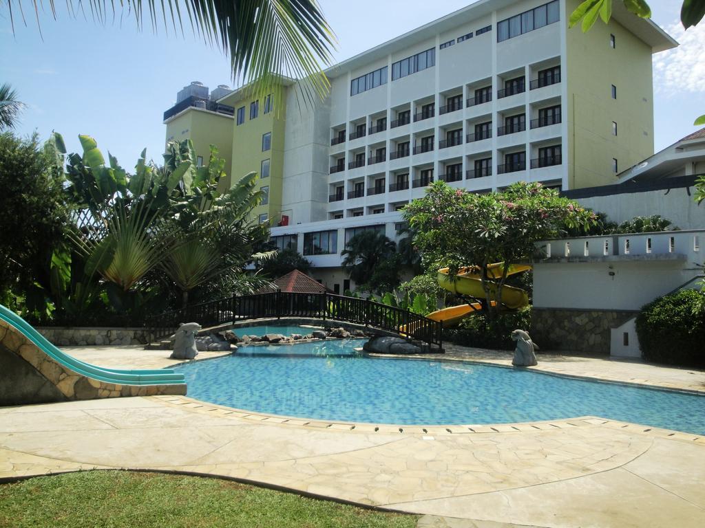 Sutanraja Hotel Convention & Recreation - null