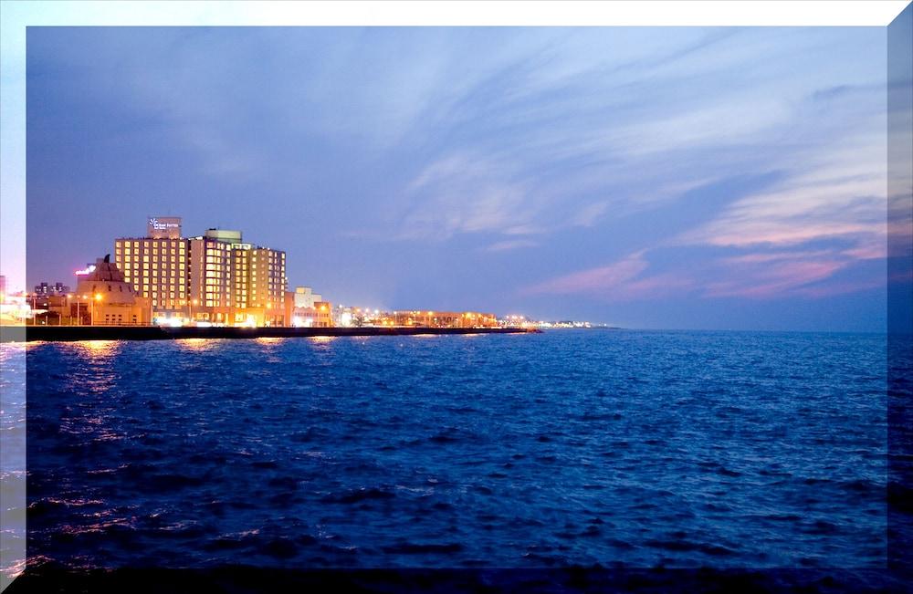 Ocean Suites Jeju Hotel - Beach