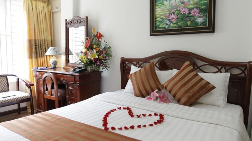 Camellia 5 Hotel - Room