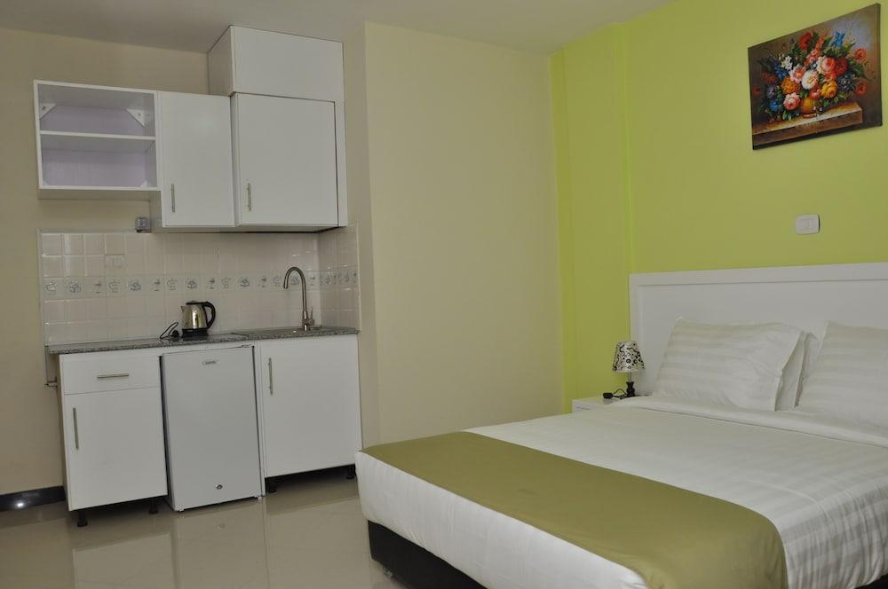 Afroaddis Hotel Apartment - Room
