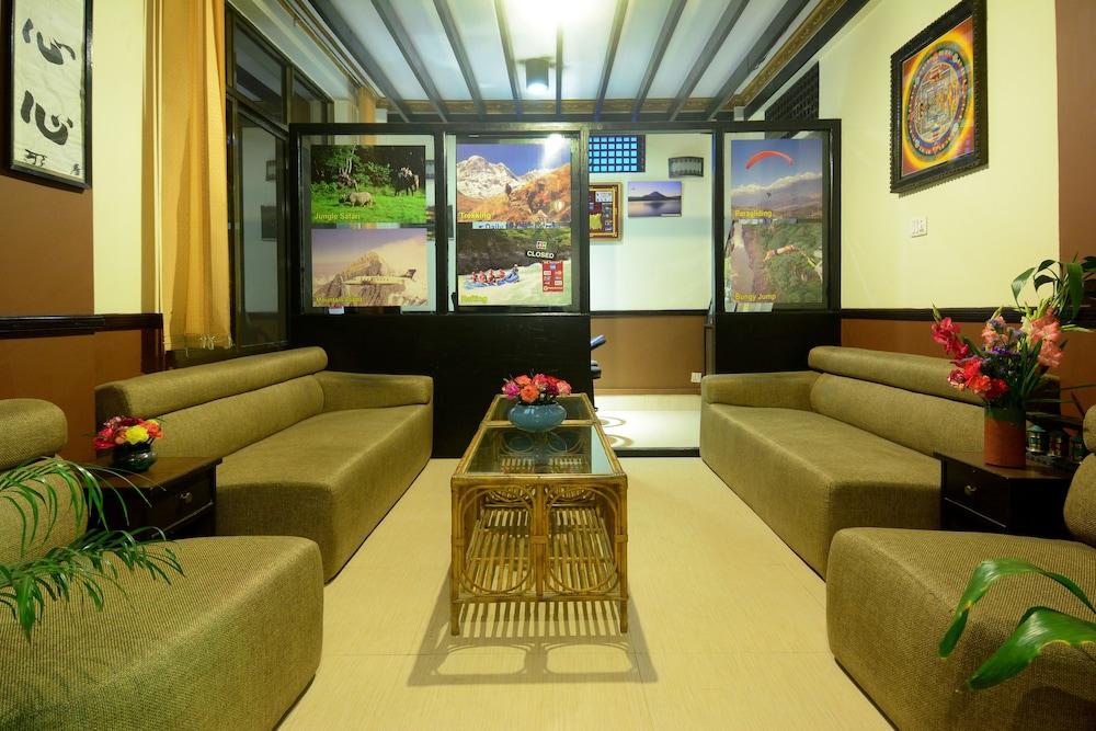 Dream Nepal Hotel and Apartment - Lobby Sitting Area