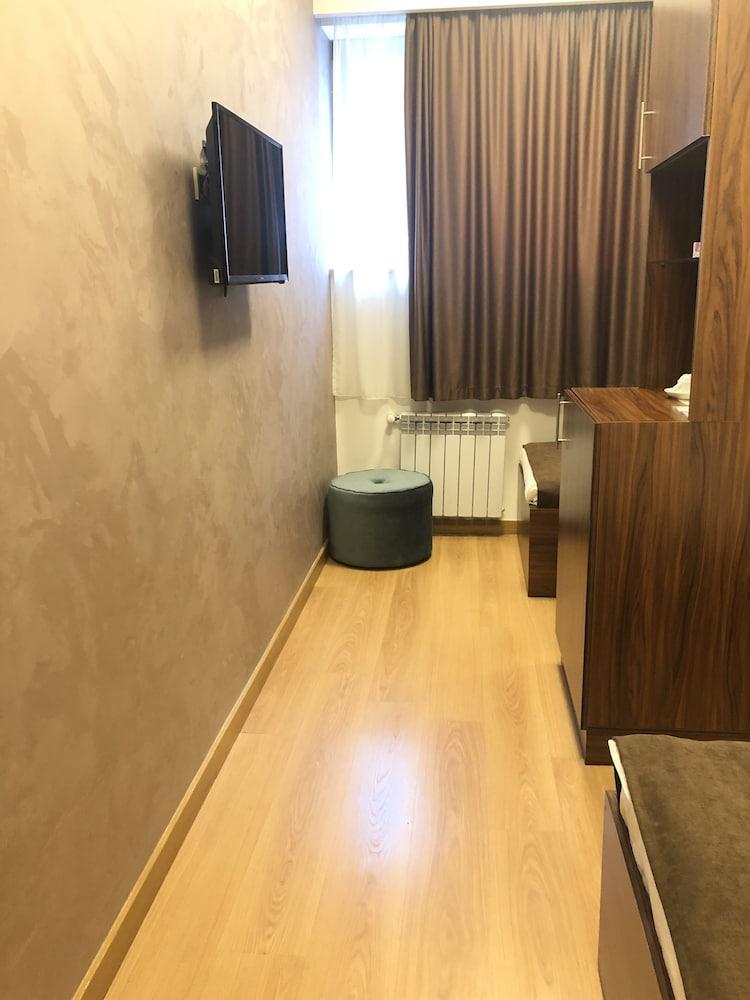 Mashtots Hotel - Room