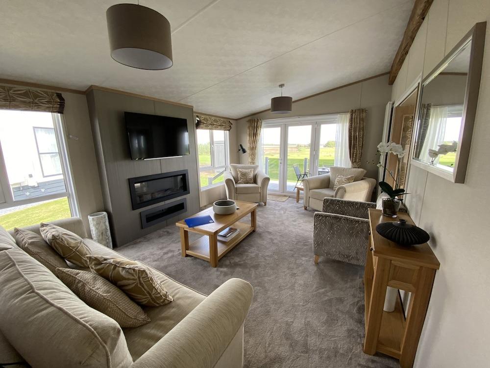 Saltire 59 2-bedroom Lodge - Living Room