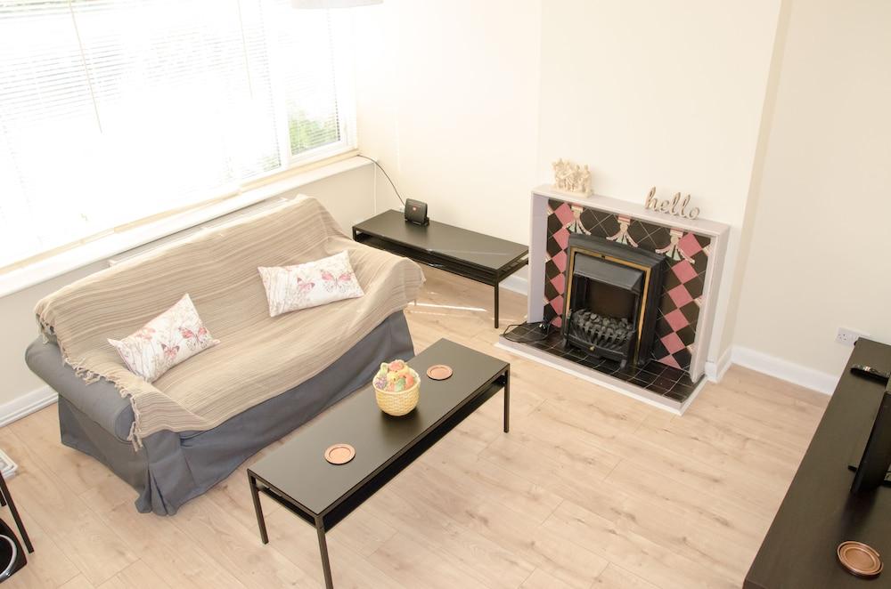 NEW 2BD Detached House in the Heart of Lincoln - Featured Image