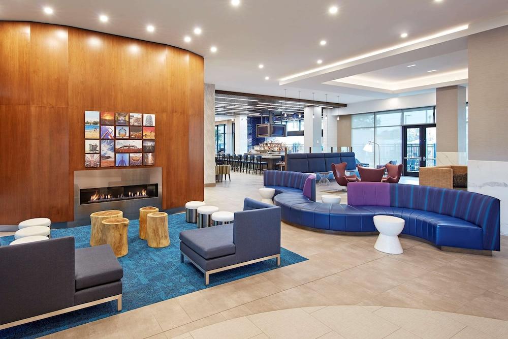 Cambria Hotel & Suites Anaheim Resort Area - Lobby