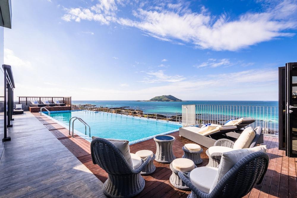 Augila Hotel Jeju Oceano Suites - Infinity Pool