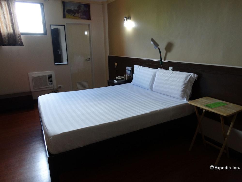 RueMango Apartelle and Suites - Room