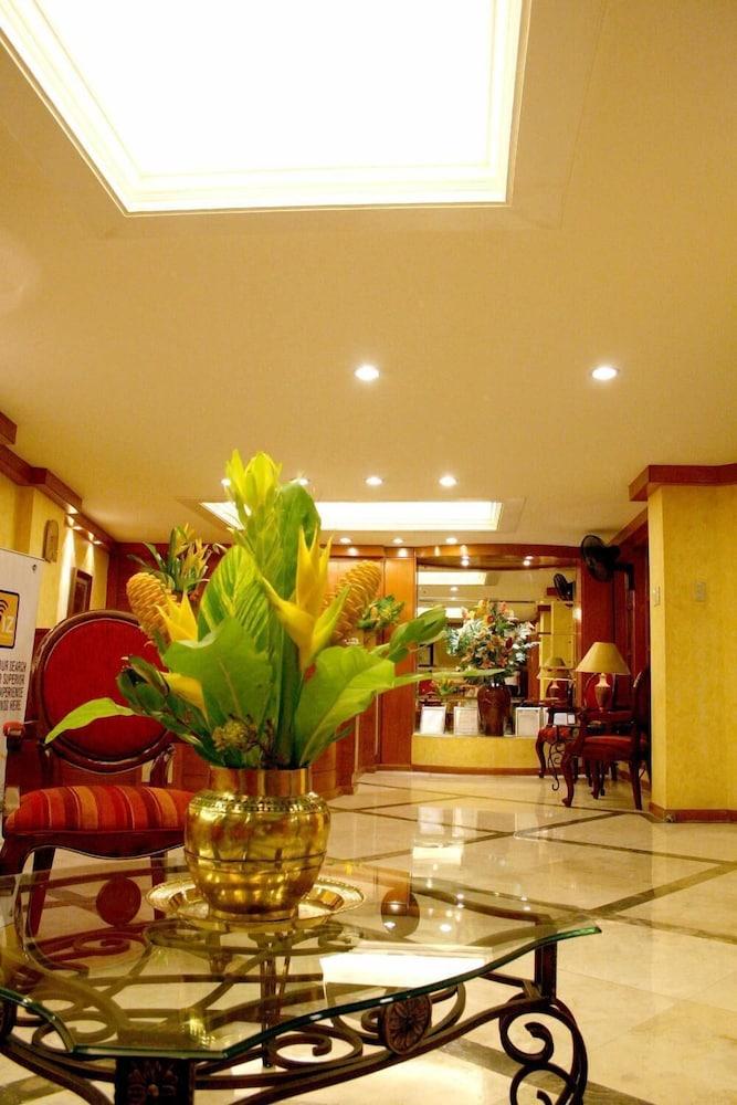 The Manor Hotel - Lobby