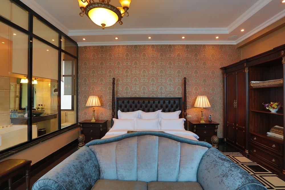 The Residence Suite Hotel - Room
