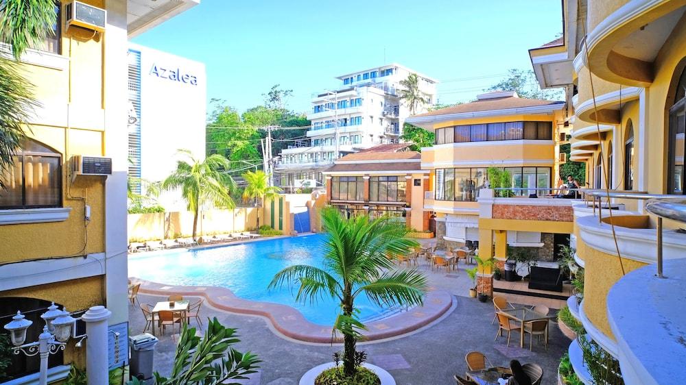 Boracay Holiday Resort - Featured Image
