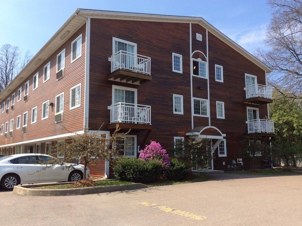 Handys Extended Stay Suites Colchester - Featured Image