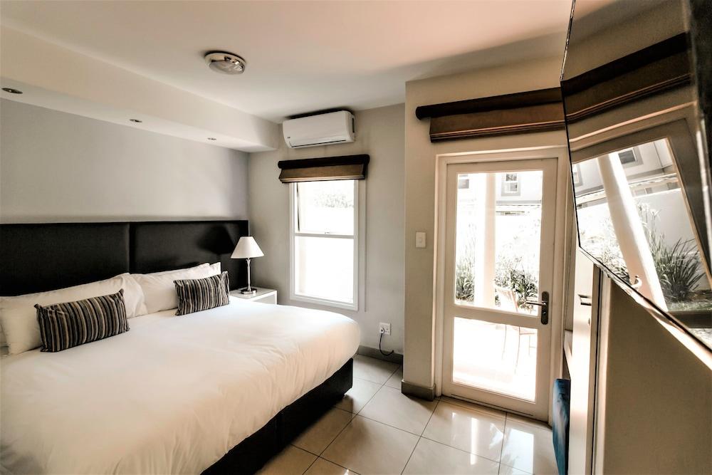 Sandton Executive Suites Villa Via - Room