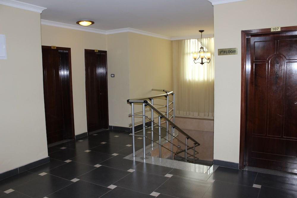 Oasis Hotel Apartment - Interior Entrance