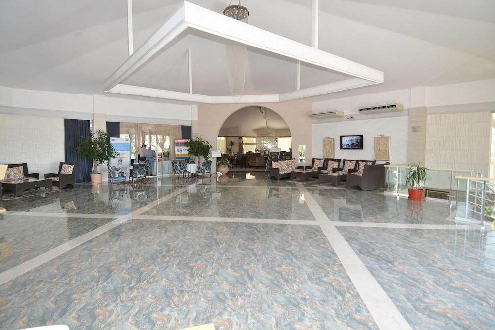 Tripolis Hotel - Lobby