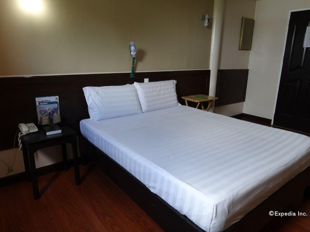 RueMango Apartelle and Suites - Room
