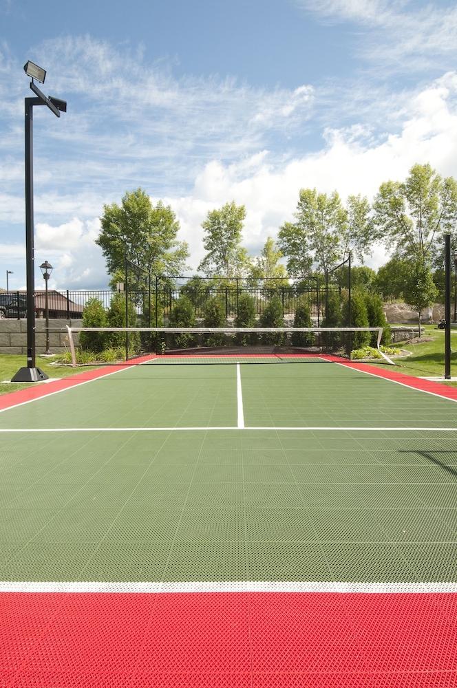 Residence Inn by Marriott Colchester - Tennis Court