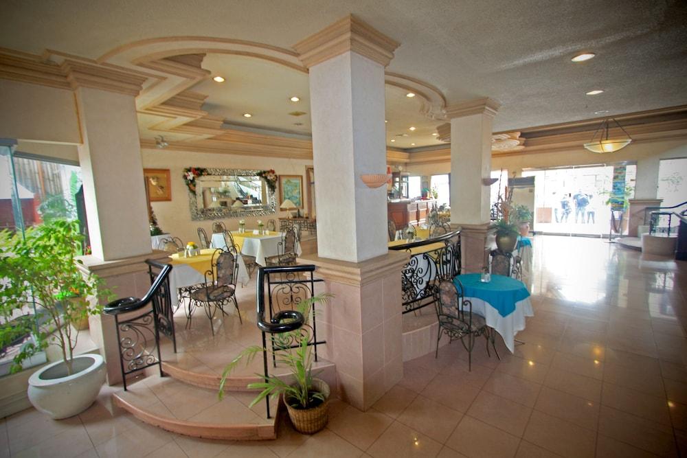 Hotel Galleria Davao - Lobby