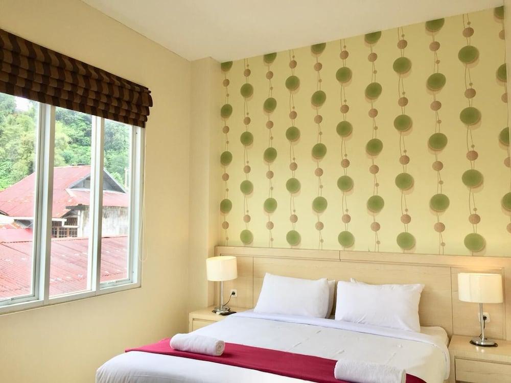 Miracle Hotel Manado - Room
