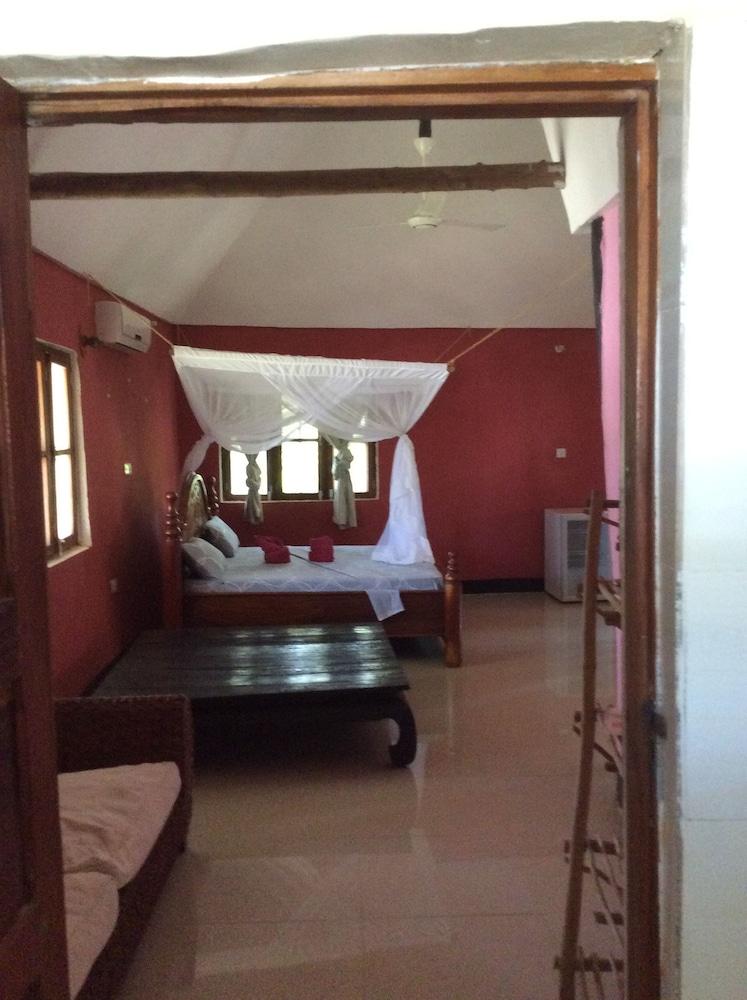 Kajibange bar and guesthouse - Room