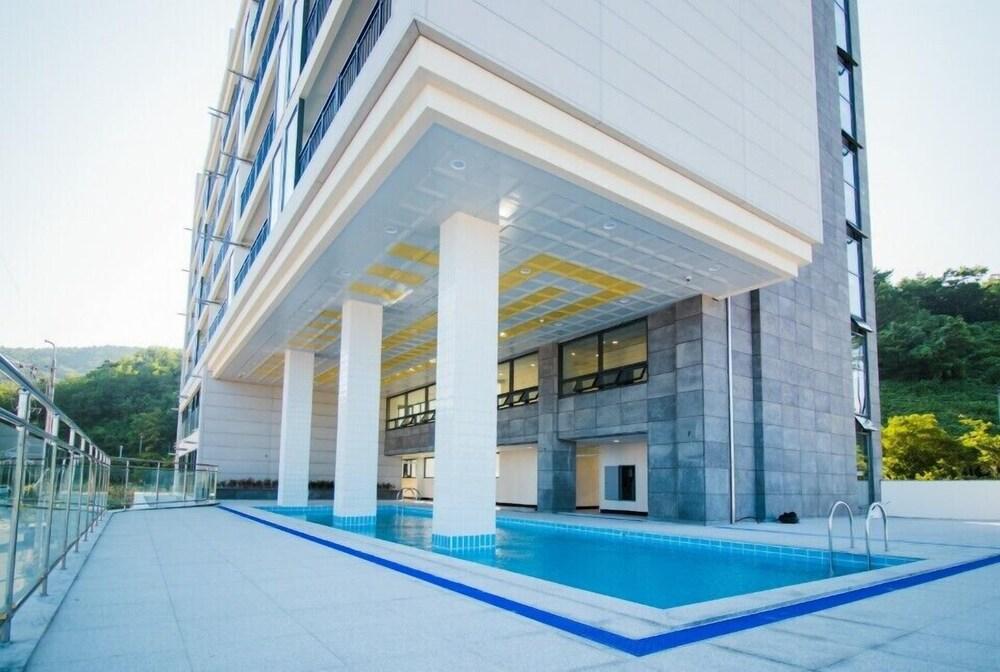 Yeonhawri330 Pool Villa & Hotel - Indoor/Outdoor Pool