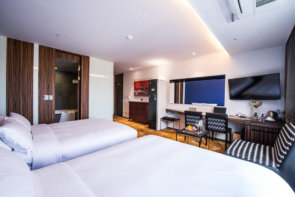 Hotel Leo - Room