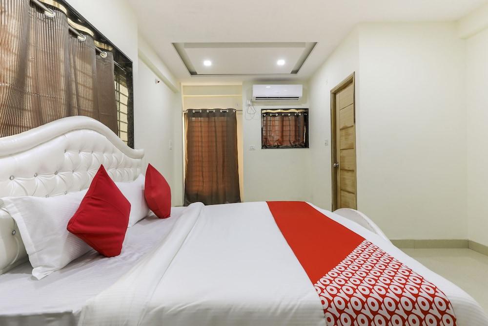 OYO 41187 Hotel Jainam Regency - Room
