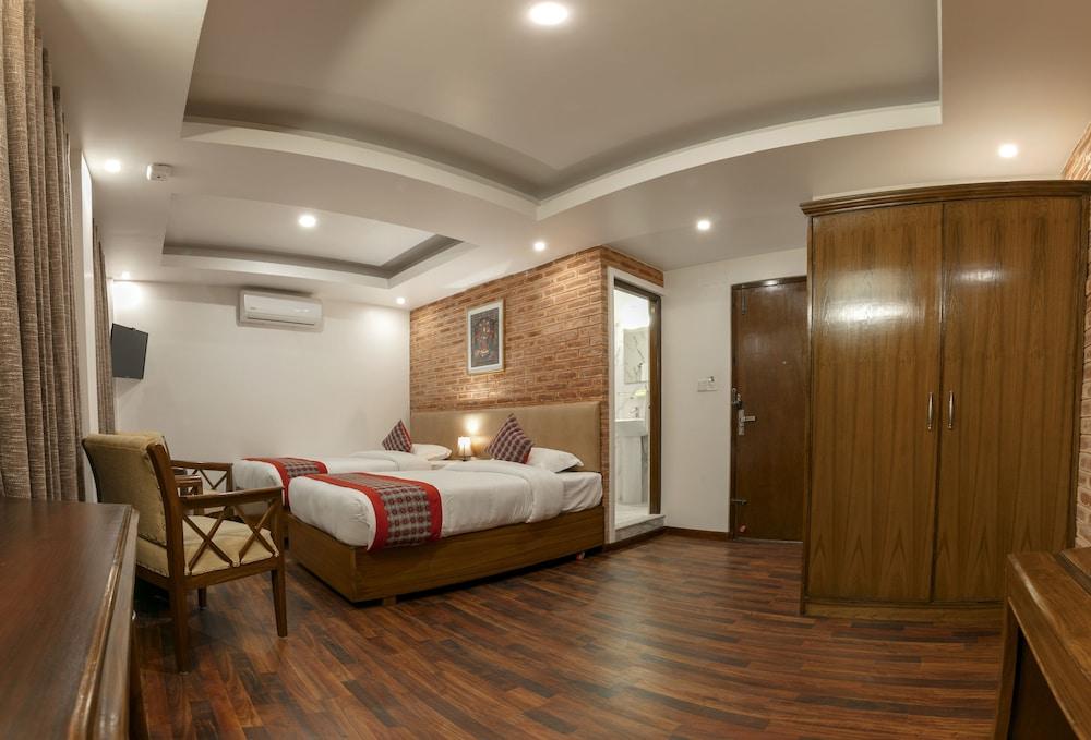 Kailash Kuti Inn - Room