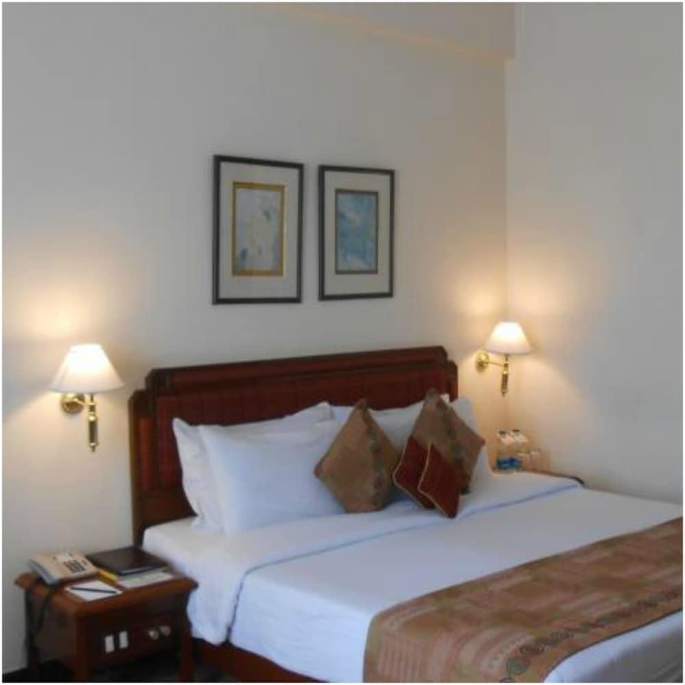 Peerless Hotel Kolkata - Room