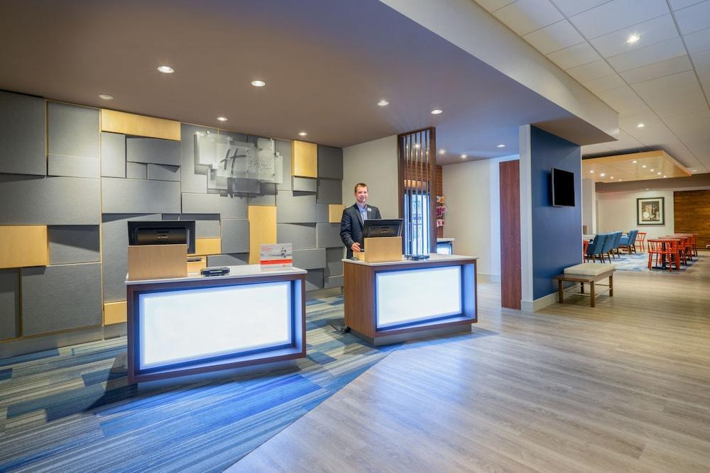 Holiday Inn Express & Suites Ft. Washington - Philadelphia, an IHG Hotel - Reception