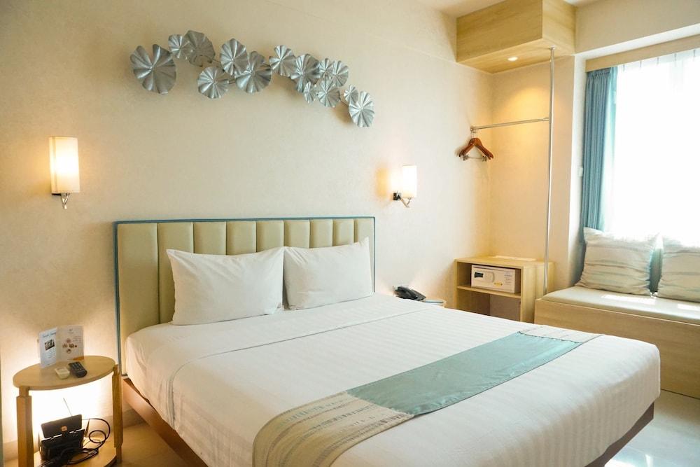 Solaris Hotel Malang - Room