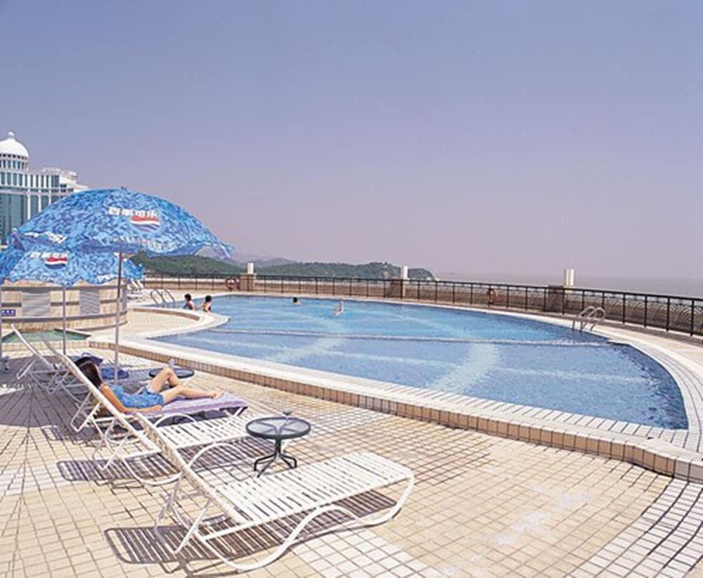 Harbourview Hotel & Resort - Outdoor Pool