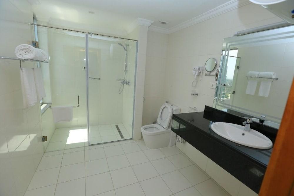 Amran Hotel - Bathroom