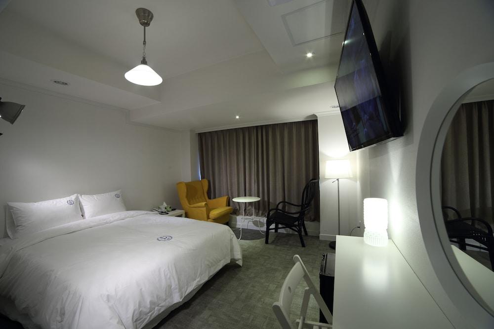 Hillside Hotel - Room