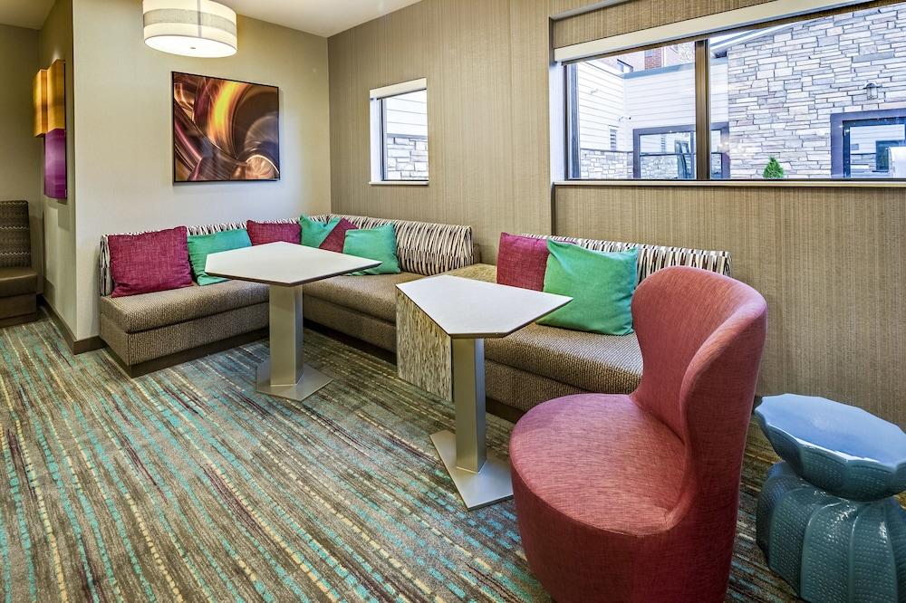 Residence Inn Akron South/Green - Lobby Lounge