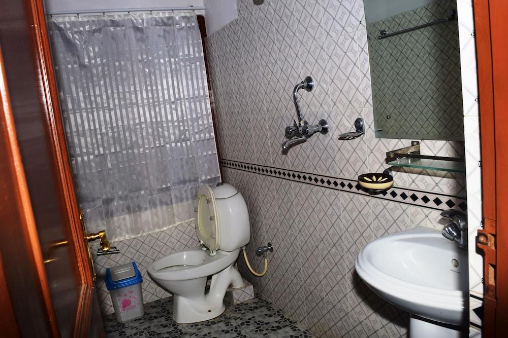 Papaya Hotel Apartment - Bathroom