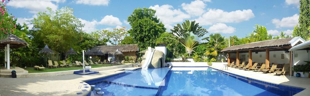 Marcosas Cottage Resort - Outdoor Pool