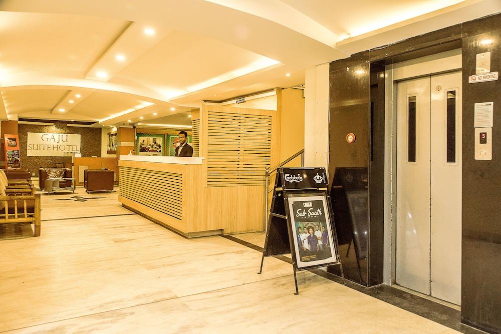 Gaju Suite Hotel - Lobby Sitting Area