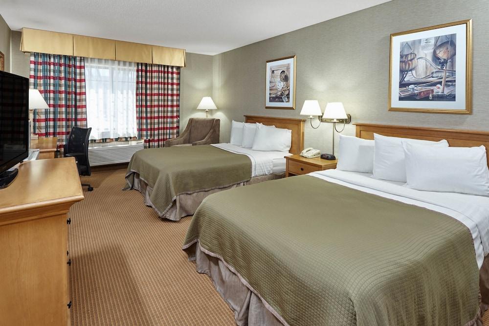 Madison Plaza Hotel - Room