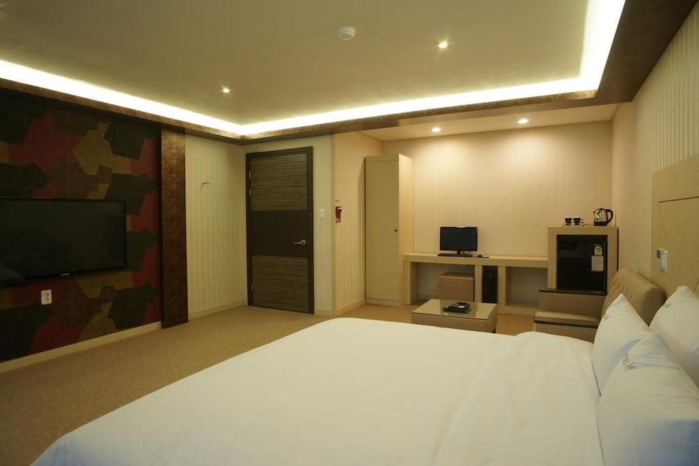 Hotel W Shinjeju - Room