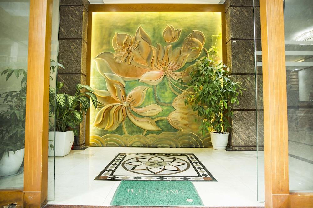 New Lotus Hotel - Lobby