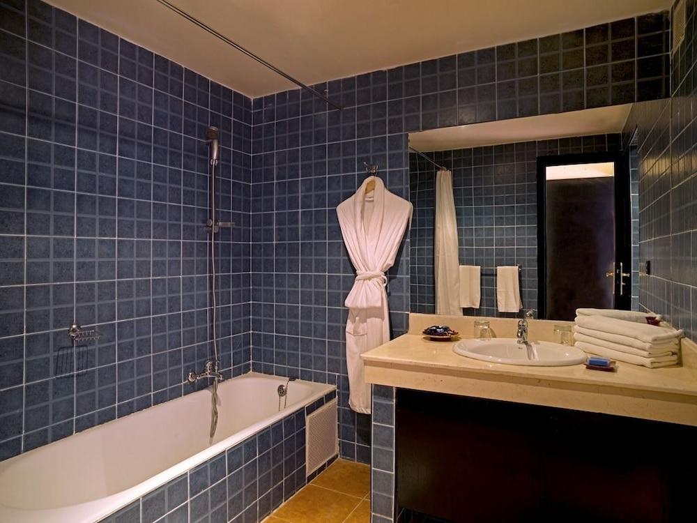 Hotel Asmaa - Bathroom