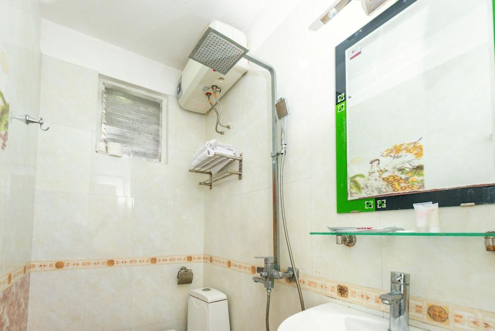 OYO 1004 Bao Son Vang - Bathroom