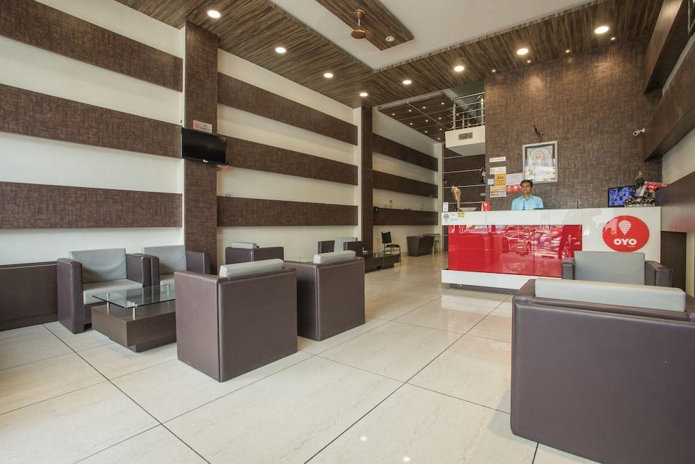 OYO 4042 Hotel Mehar Residency - Lobby