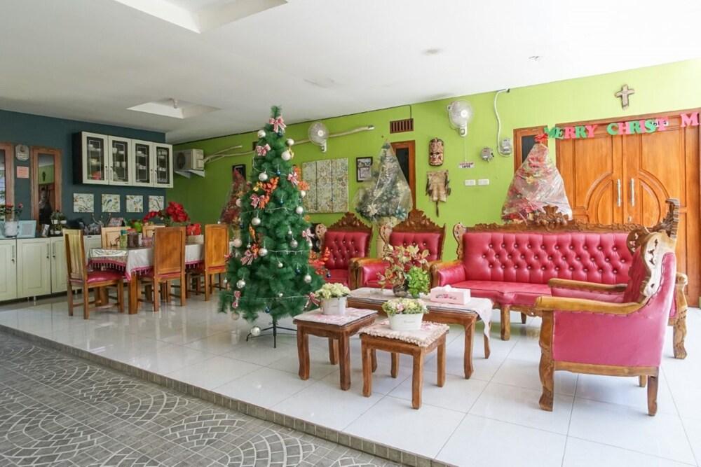 Rumah Kost MAPLE Winangun - Lobby Sitting Area