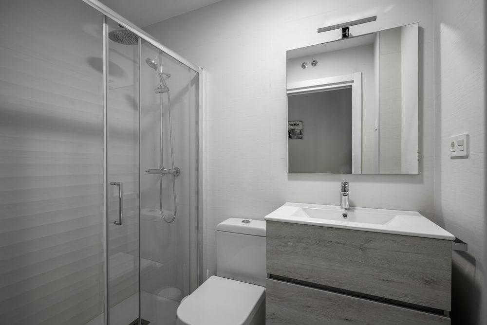 SanSebastianForYou Miracruz Apartment - Bathroom